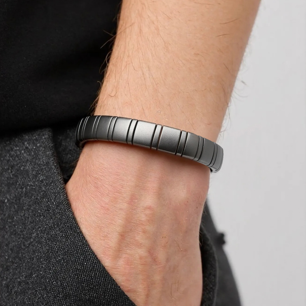 Energy Stone Hematite Bracelet - مراجعة Yoga Fitness Instructor وسعره