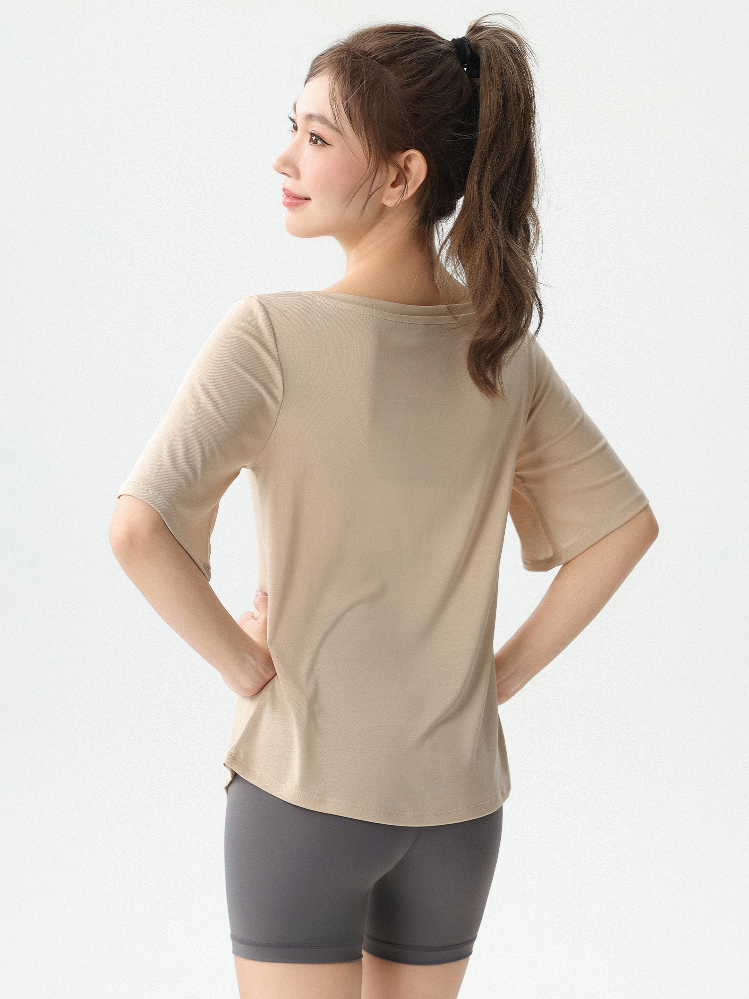 New Loose Women's Yoga Wear V- - مراجعة Yoga Fitness Wear وسعره
